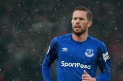 开云足球直播-米切尔制胜一球定乾坤，太阳队全面压制广厦展霸主风范