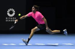 开云体育登录-欧洲网球队翻盘日本网球队，西西帕斯一己之力扛起全队的简单介绍