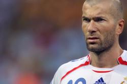 开云官网-当末节之王遇见德比主宰，里昂与斯通斯如何在不同战场定义关键时刻