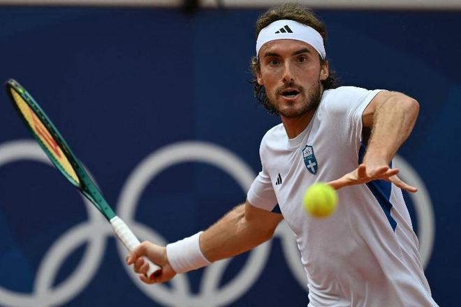 包含欧洲网球队翻盘日本网球队，西西帕斯统治全场的词条