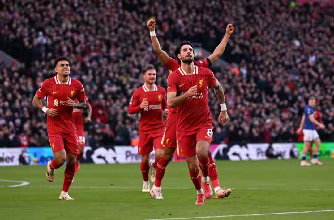 巴萨逆转英格兰,迪马利亚点燃赛场 巴萨逆转英格兰,迪马利亚点燃赛场