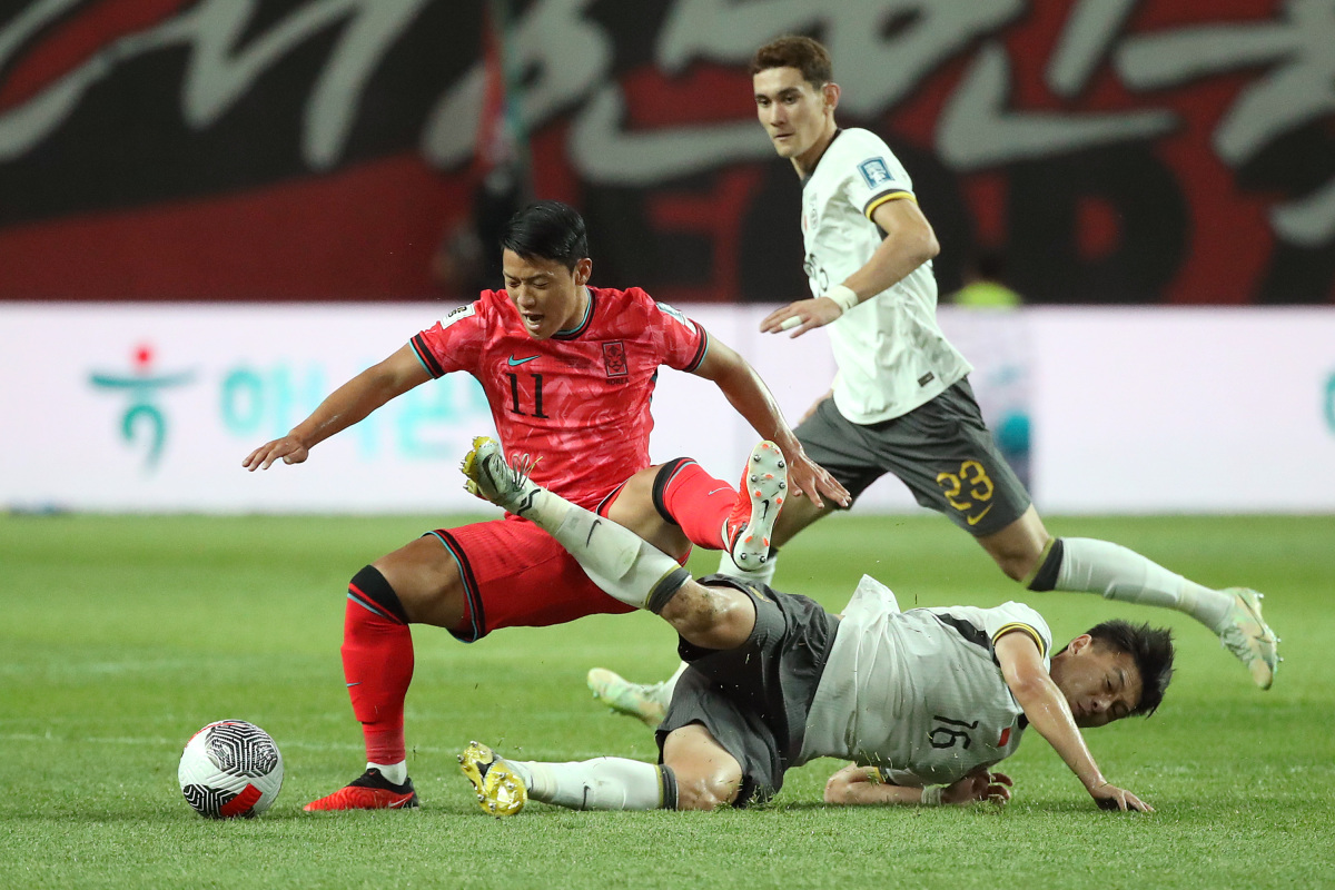 足球世界杯赛场上的惊险一幕 足球世界杯赛场上的惊险一幕