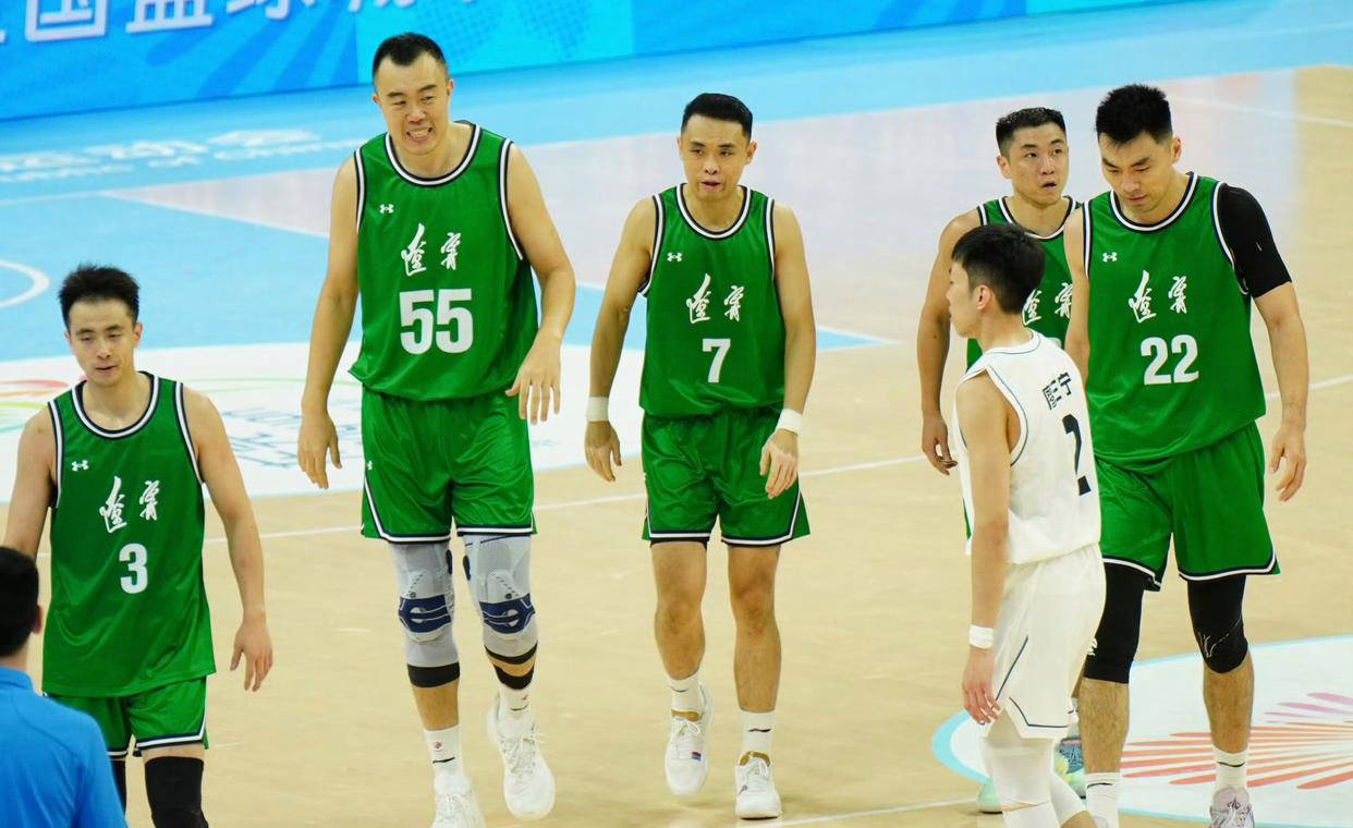 顶尖球员角逐职业篮球联赛总决赛，激战燃情的简单介绍