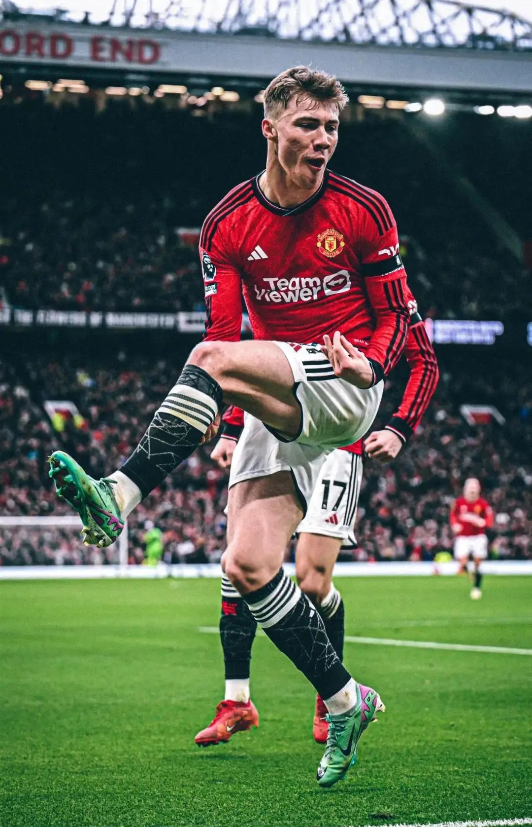 曼联逼平西汉姆联,争冠希望几近破灭 曼联逼平西汉姆联,争冠希望几近破灭