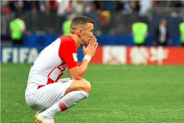 包含法国意外输球，晋级形势不容乐观的词条