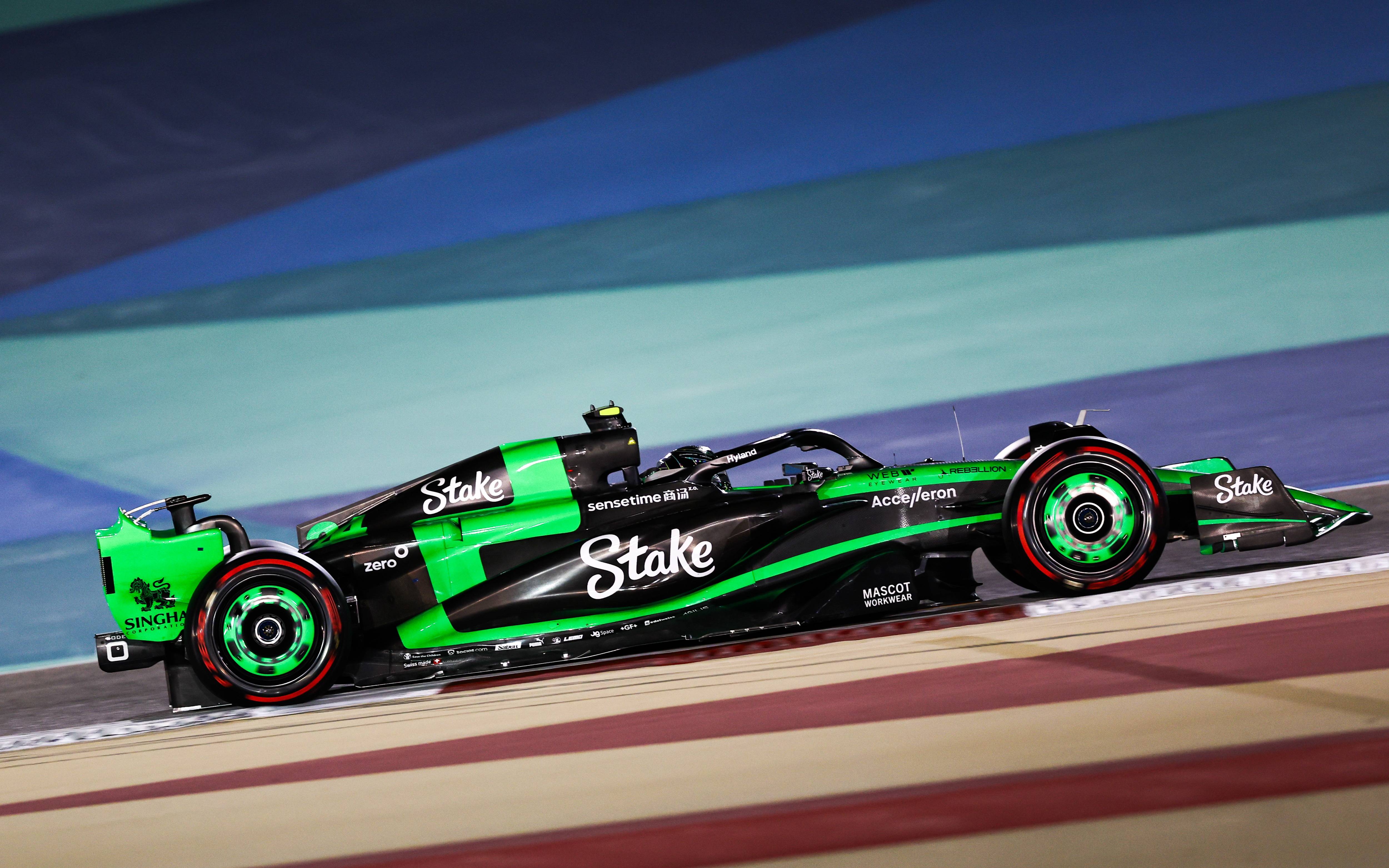 包含索伯车队险胜红牛车队，塞恩斯刷新纪录的词条