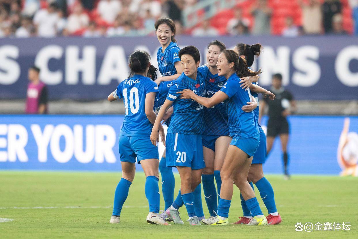 女足比赛再度胜利，誓夺八强赛冠军