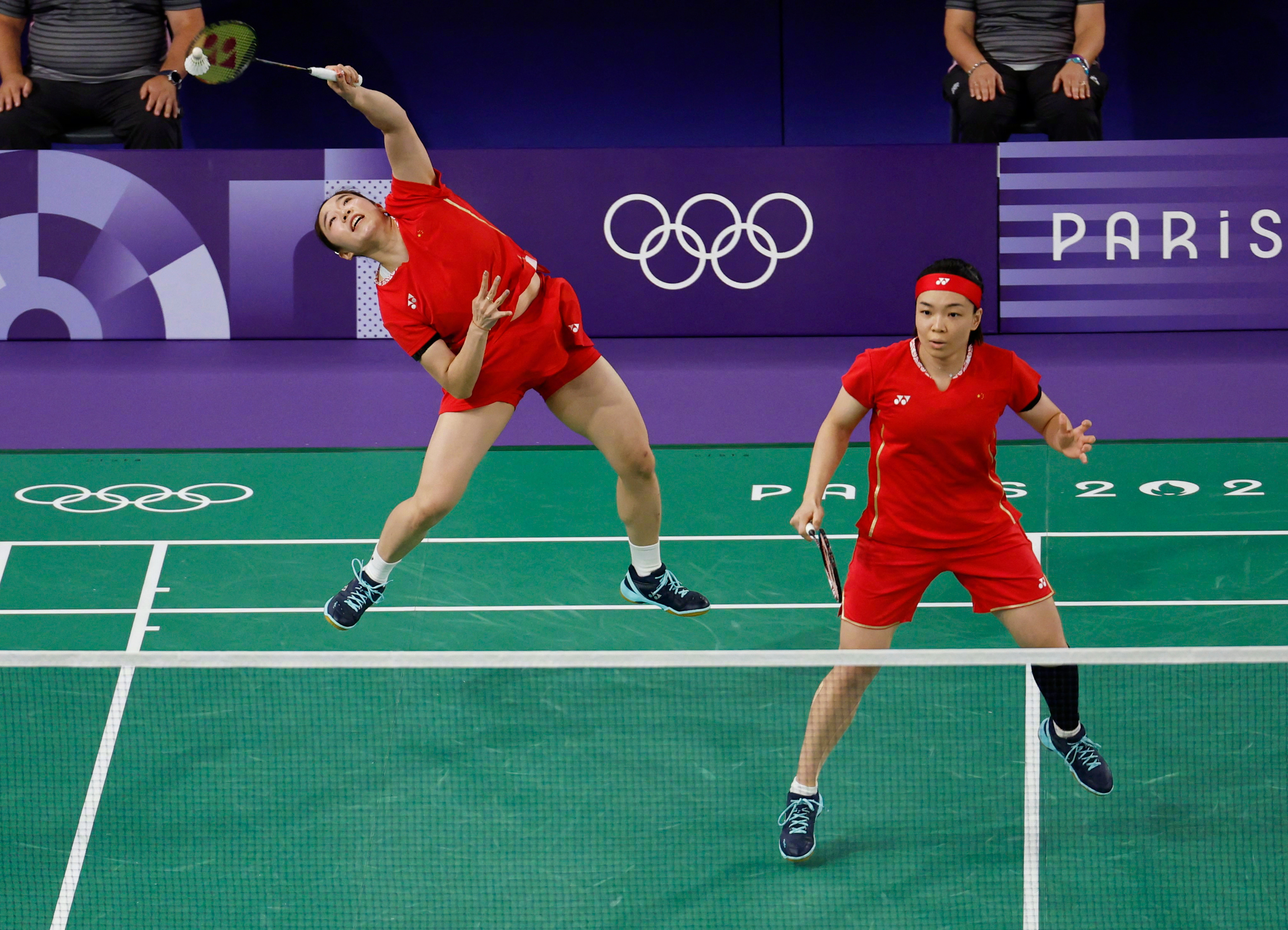 法国羽毛球队完胜中国羽毛球队，林丹送出助攻