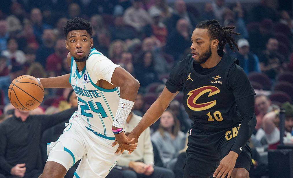 黄蜂险胜篮网,米切尔爆发神勇 黄蜂险胜篮网,米切尔爆发神勇