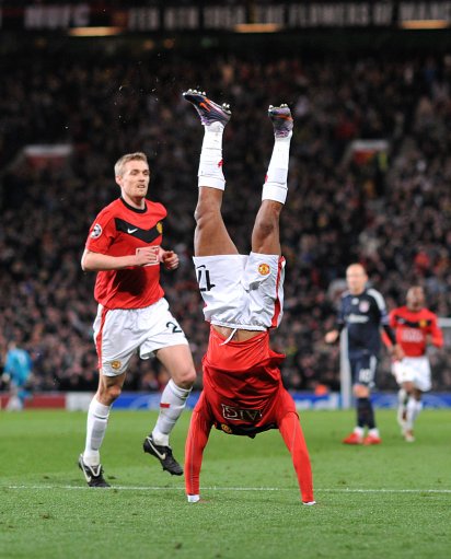 包含瑞士险胜曼联，罗本制霸全场的词条