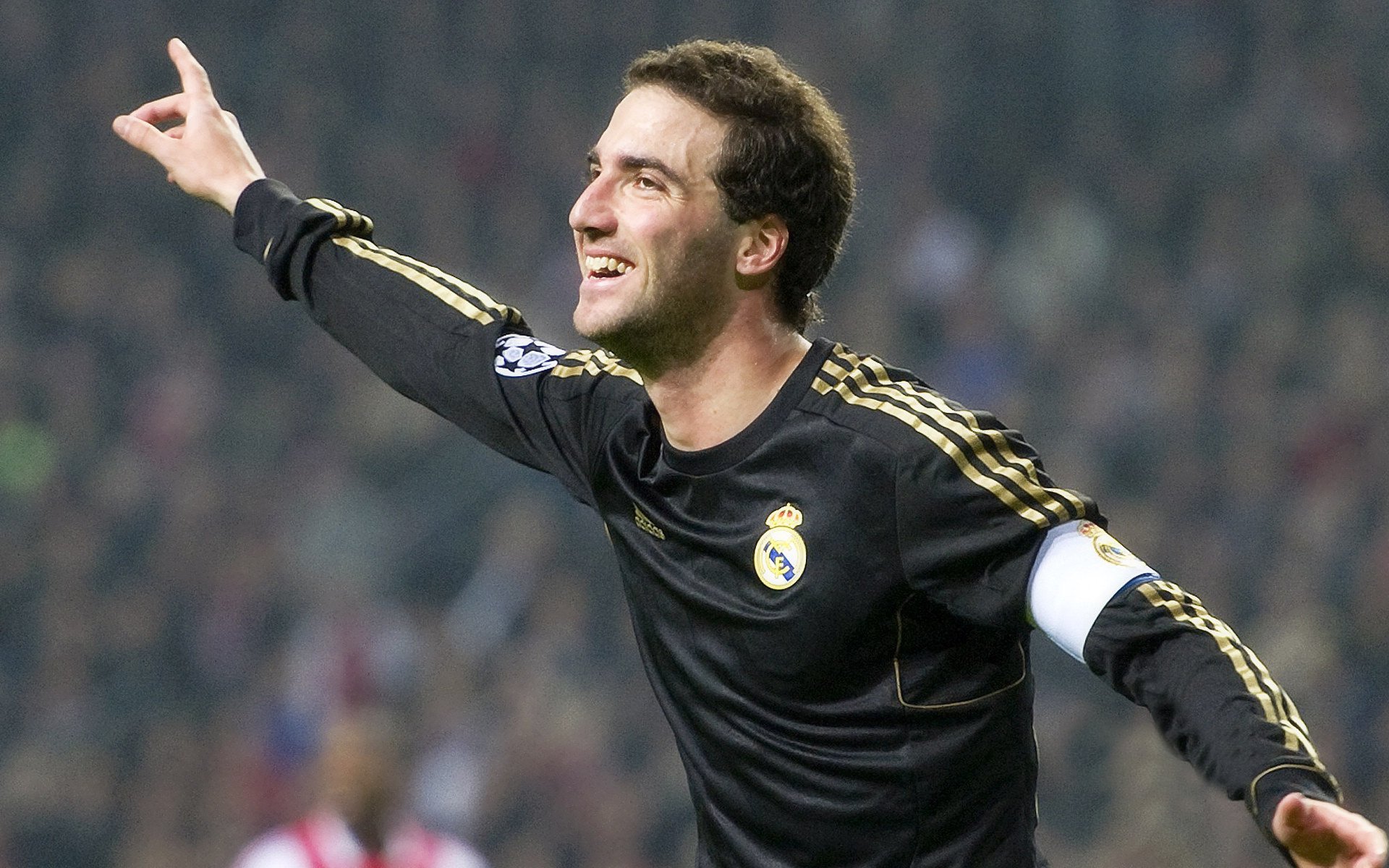 基耶萨一剑封喉,瑞典力克伊朗展露争冠雄心